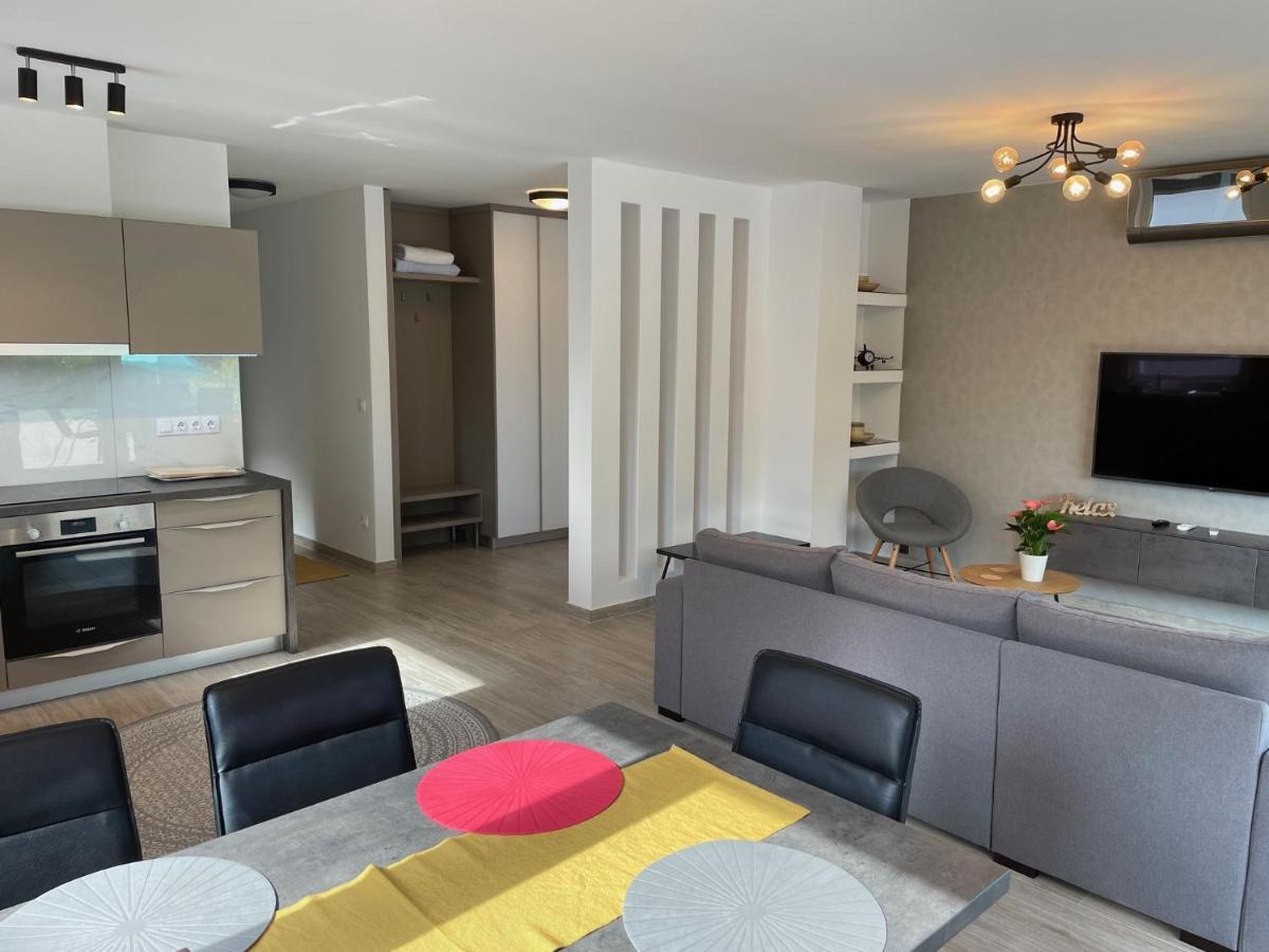 פוניארצוושהג' Royalhill Apartman מראה חיצוני תמונה